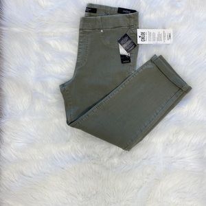 NWT-Liverpool Sage Green Pull on Denim